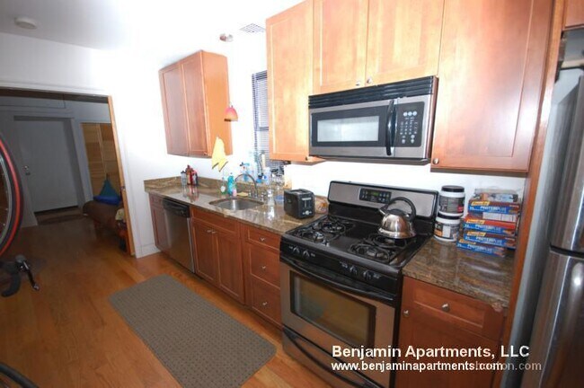 Building Photo - 64 Louis Prang St