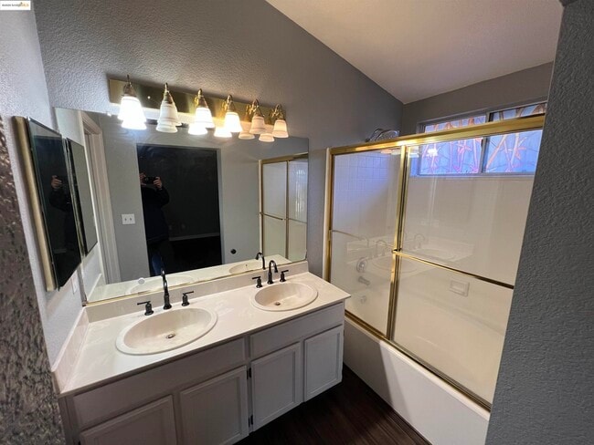 Building Photo - 293 Amberleaf Way