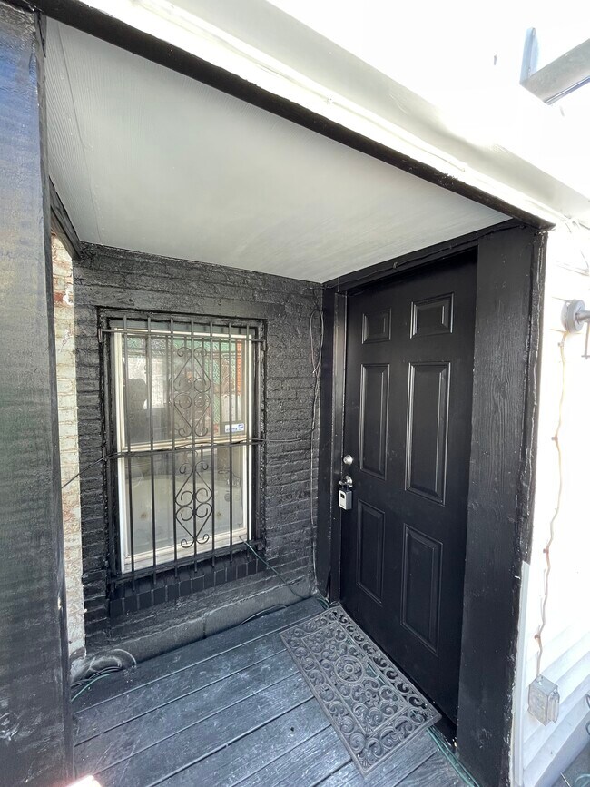 Primary Photo - 601 S Clinton St