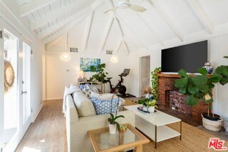 Building Photo - 444 S Roxbury Dr
