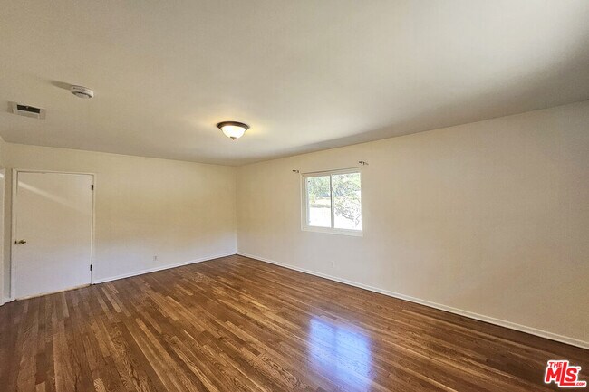 Building Photo - 3700 Glenwood Ave