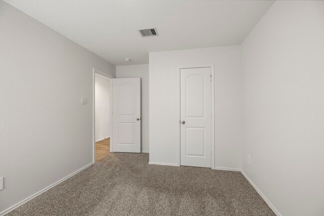 Building Photo - 5402 Auburn Gardens Ct