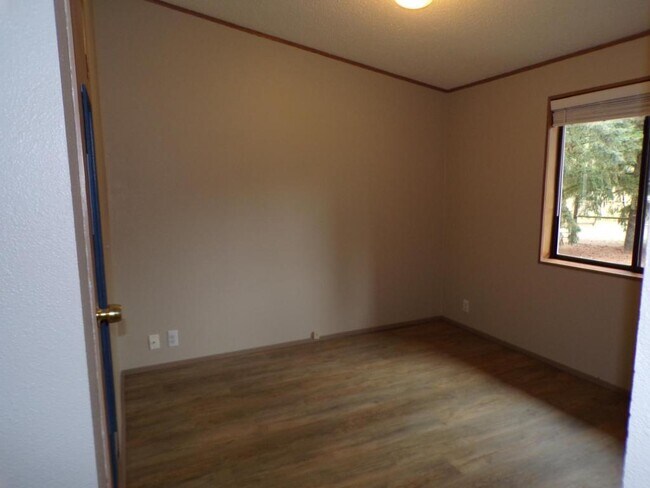 Building Photo - 4590 US-20