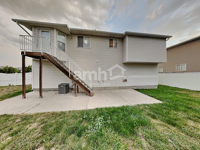 Building Photo - 447 S 1250 E