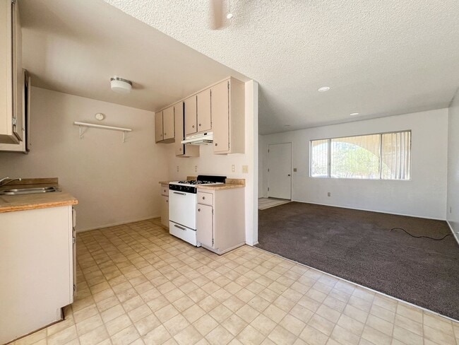 Building Photo - Yucca Valley Home near Yucca Elementary