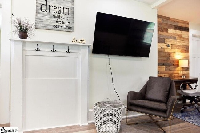 Building Photo - 4 Lindberg Ave