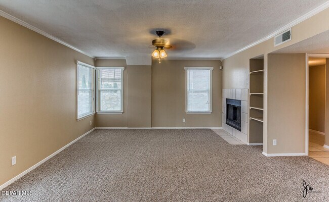 Building Photo - 10789 Pleasant Sand Dr