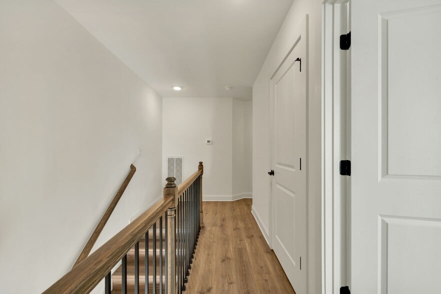 Building Photo - 353 Hungry Hollow Rd SE