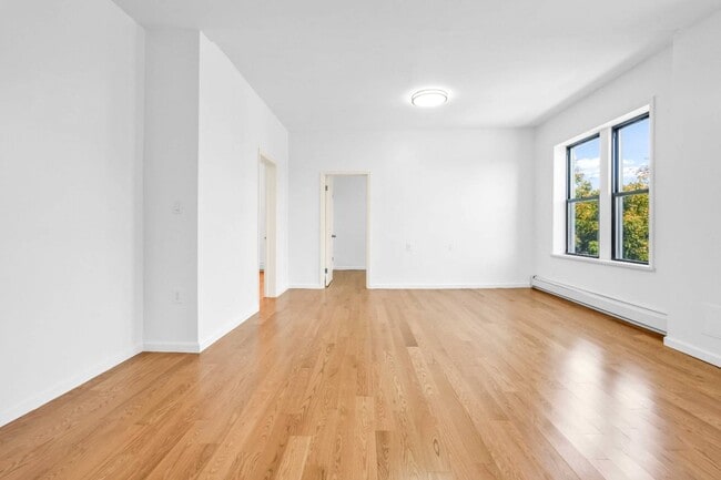 Building Photo - 71-32 Fresh Pond Rd