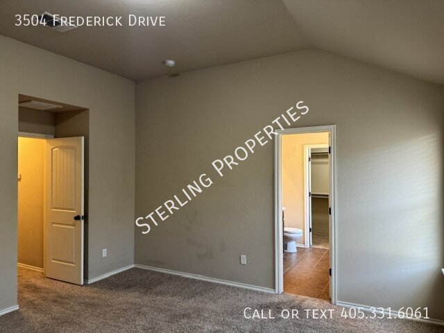 Building Photo - 3504 Frederick Dr