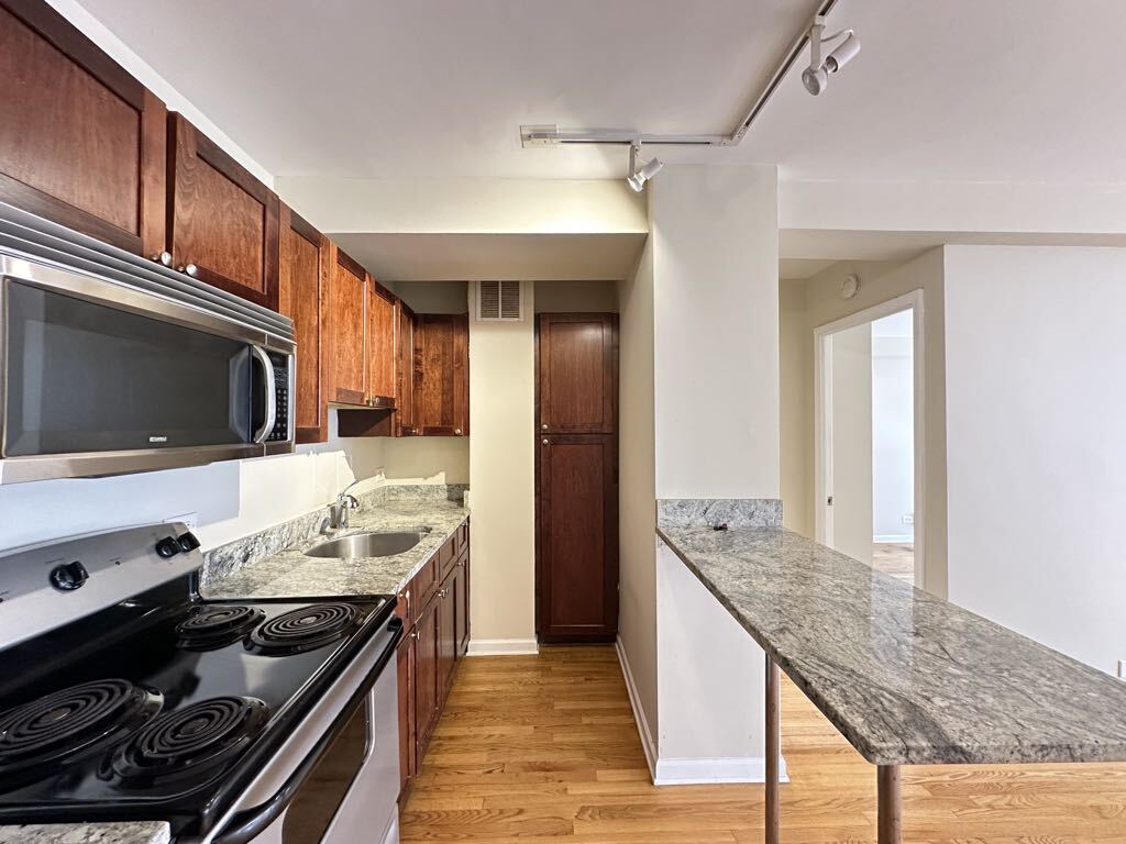 Building Photo - 4180 N Marine Dr