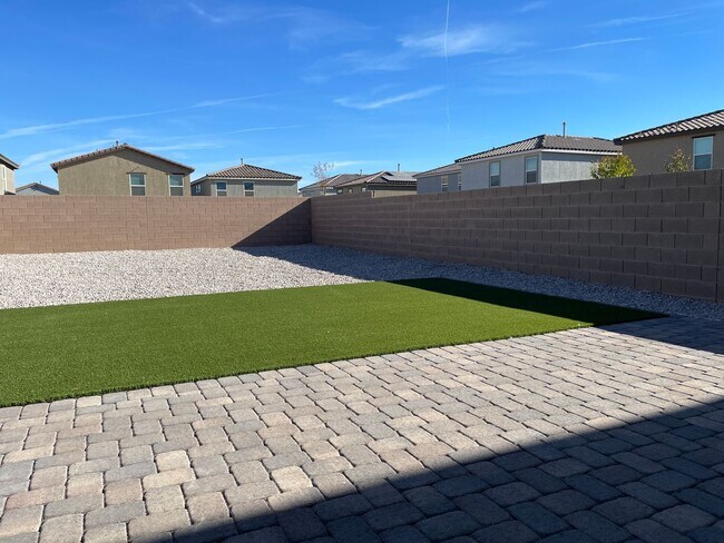 Building Photo - Southwest Las Vegas 2024 Gated Community Brand New Home ,Silverado Ranch  area