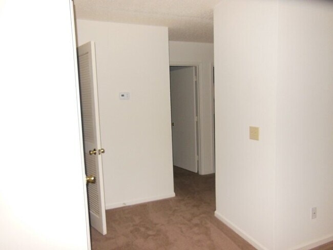 Building Photo - 2651 MacGregor Downs Rd