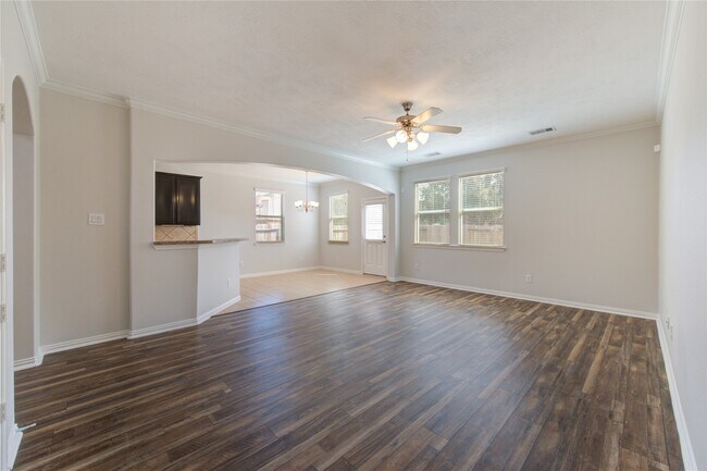 Building Photo - 24615 Lakecrest Bend Dr