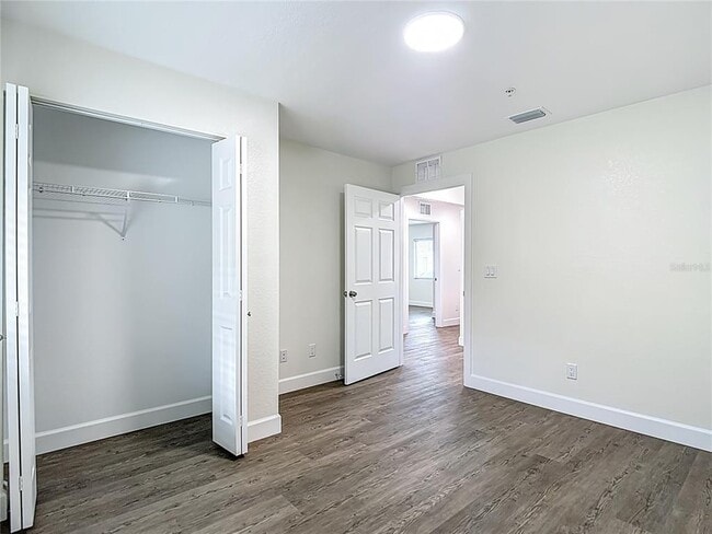 Building Photo - 326 S Grosse Ave