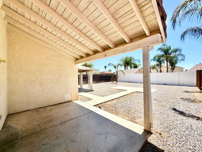 Building Photo - 27071 School Park Dr