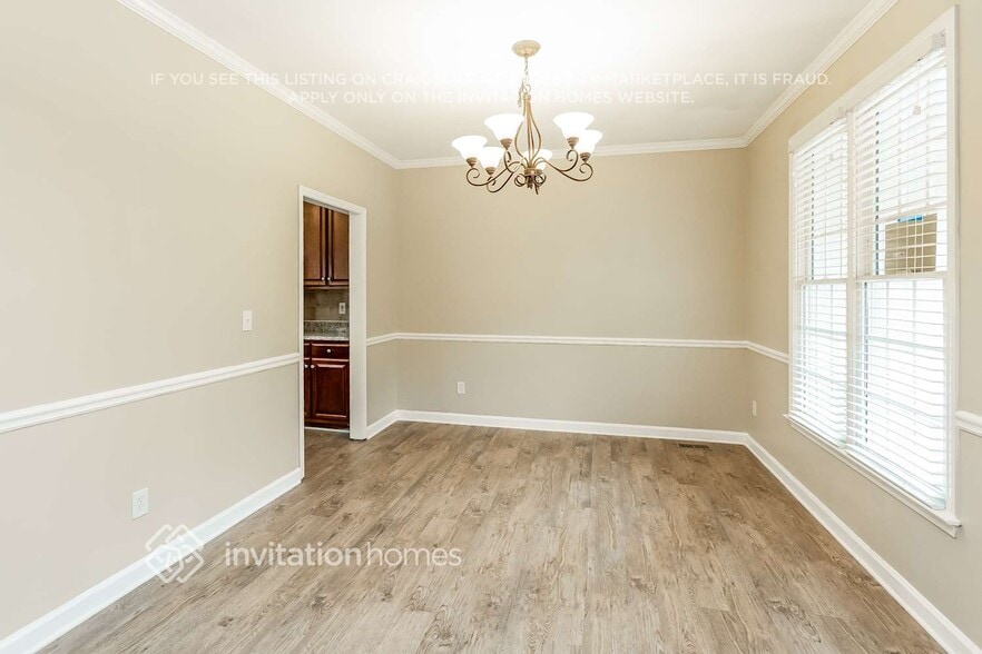 Building Photo - 411 Sycamore Trail