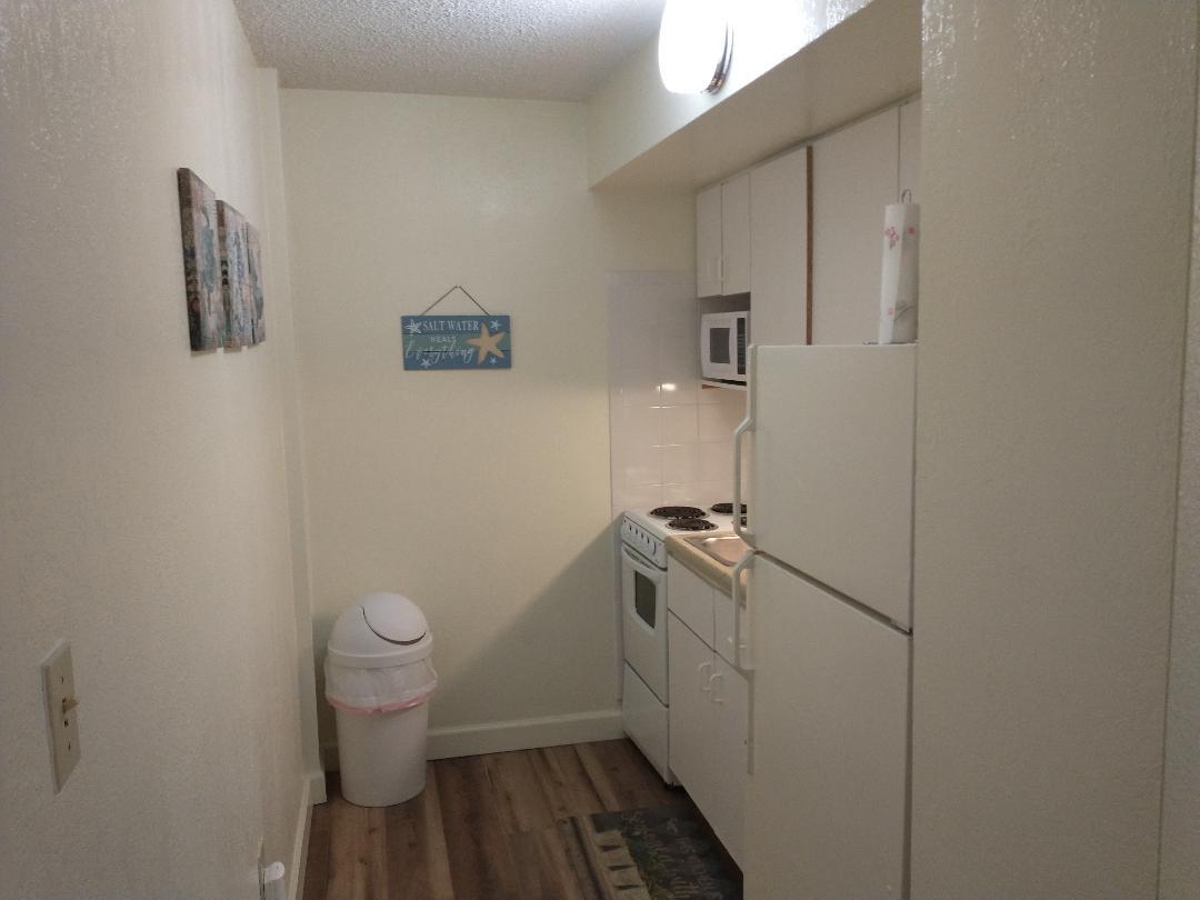 kitchen - 2301 S Atlantic Ave