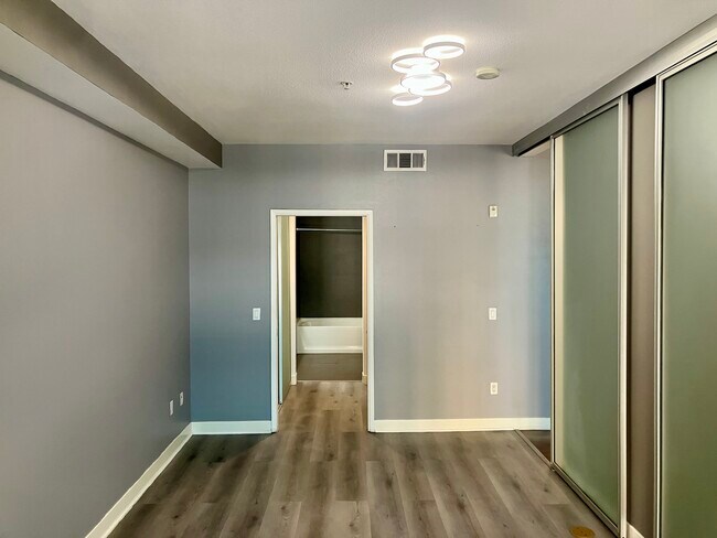 Building Photo - 1234 Wilshire Blvd