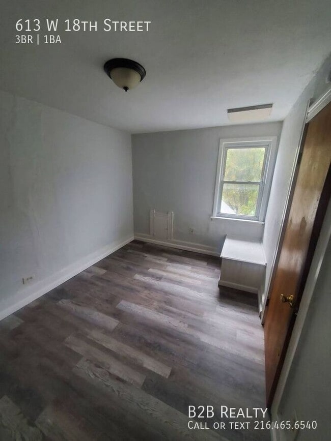 Building Photo - 613 W 18th St