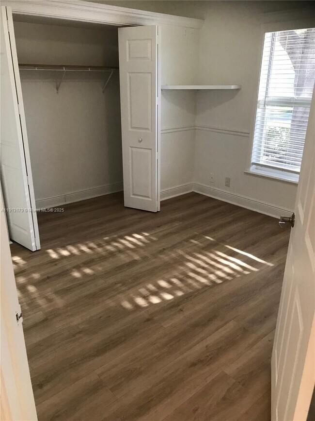 Building Photo - 5500 NW 90th Terrace