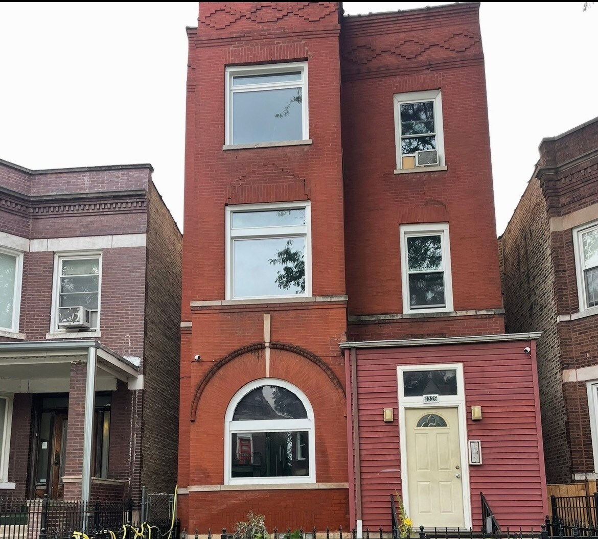 Building Photo - 6326 S Saint Lawrence Ave