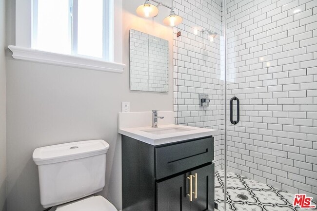 Building Photo - 1239 S Highland Ave