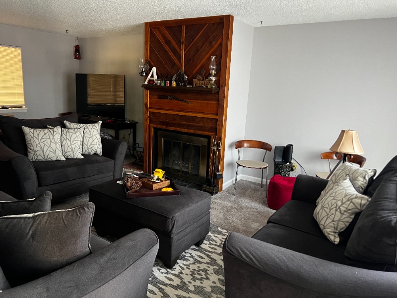 Building Photo - 593 Redwing Ln