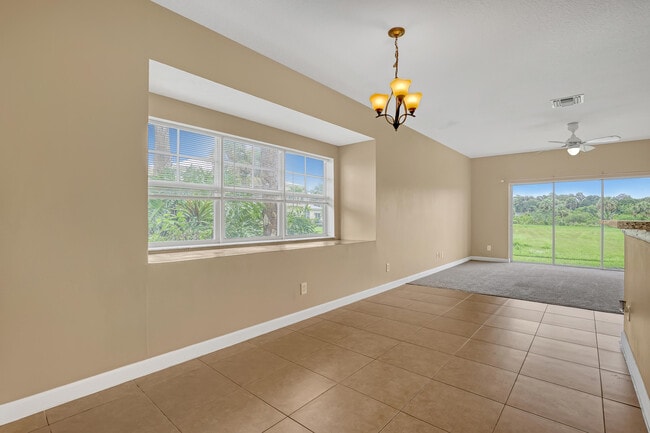 Building Photo - 2548 Creekside Dr