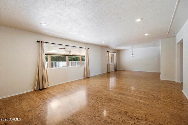 Building Photo - 5019 E Rovey Ave