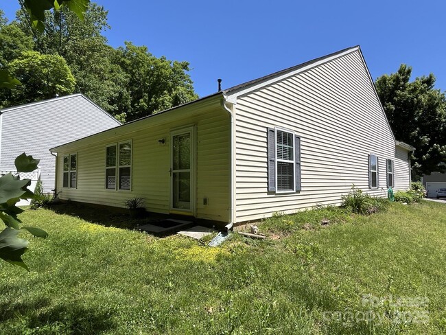Building Photo - 5812 Ankeny Court