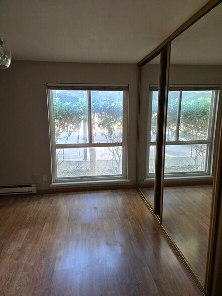 Building Photo - 1036 Oak Grove Rd