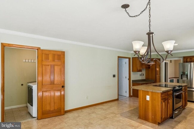 Building Photo - 478 Mountain Rd