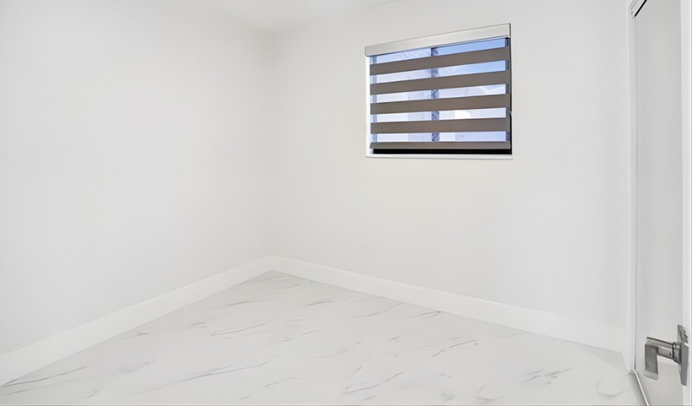 Building Photo - 7881 Hope St