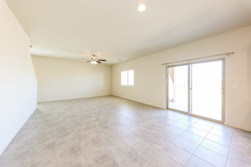 Building Photo - 2528 S 244th Dr