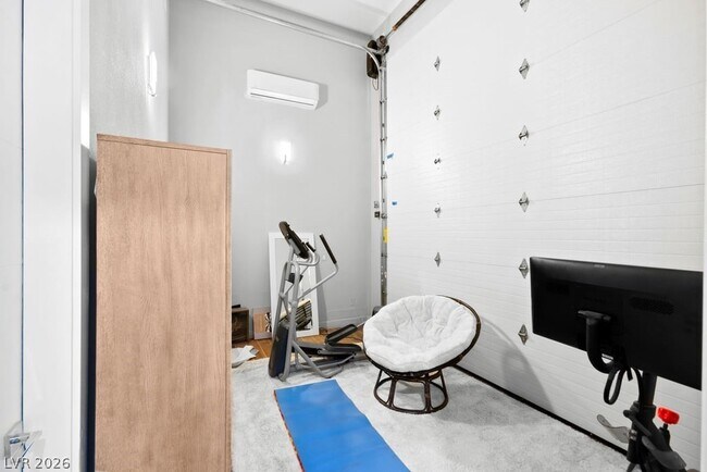 Building Photo - 4315 N Dapple Gray Rd