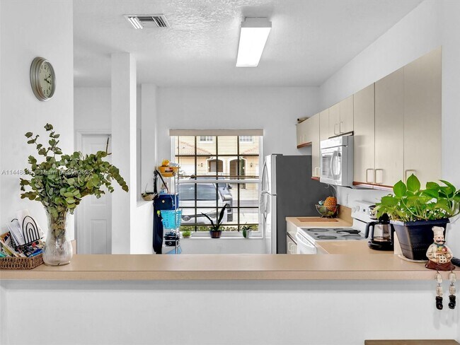 Building Photo - 326 SW 120th Ave