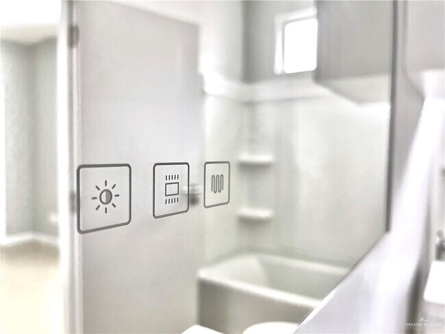 Building Photo - 23 Summerland Ln