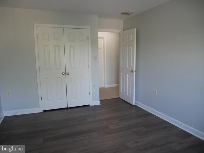 Building Photo - 12129 Salemtown Dr