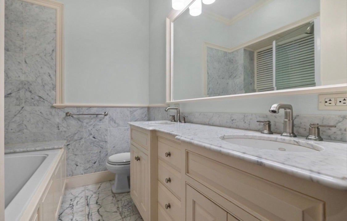 Building Photo - 8 Garrison St