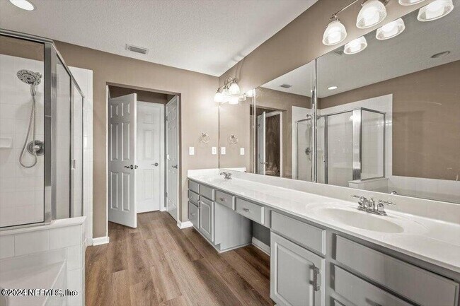 Building Photo - 6332 Autumn Berry Cir