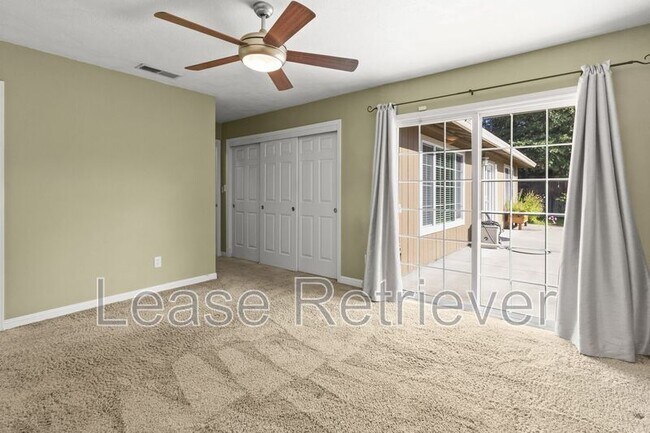 Building Photo - 1244 Royal Oaks Dr