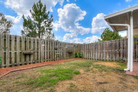 Building Photo - 929 Erika Ln