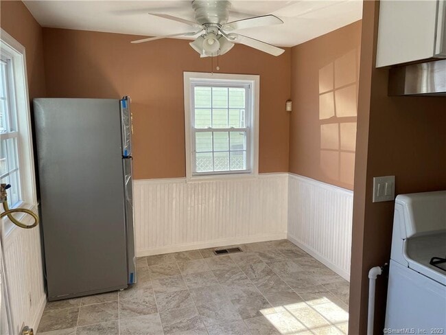 Building Photo - 213 Larkin Ct