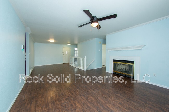 Building Photo - 5027 Green River St