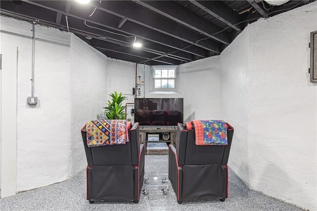 Building Photo - 21 Bedlow Ave