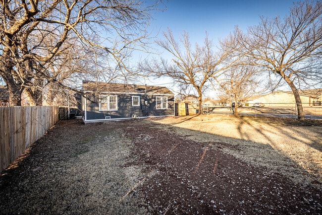 Building Photo - 1702 NW Euclid Ave