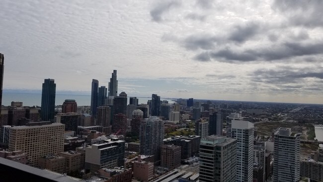 Building Photo - 235 W Van Buren St