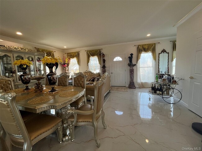 Building Photo - 126 Trafalgar Dr