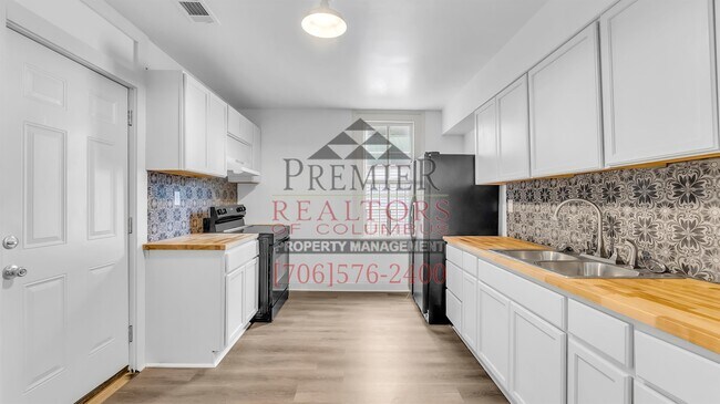 Building Photo - 38 29th St